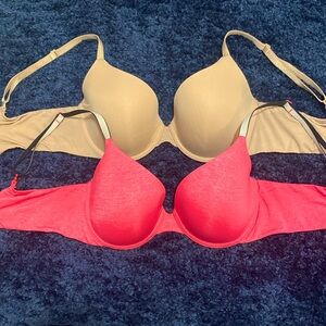 Victoria’s Secret❤️2 T-shirts bras